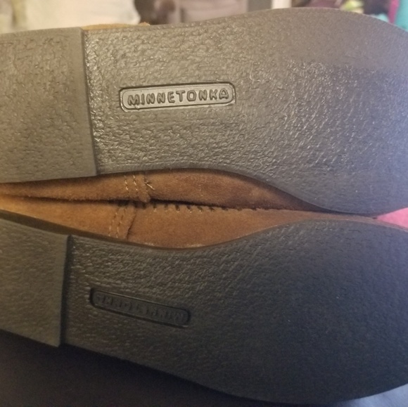 NWOT Minnetonka - Triple Tier Fringe Boots - Picture 3 of 4